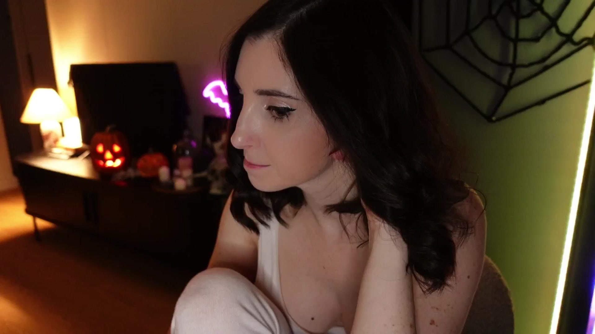 Gallery image thumbnail from Maddie's myfreecams stream on, 10/15/2024, 03:45 image 1 of 20