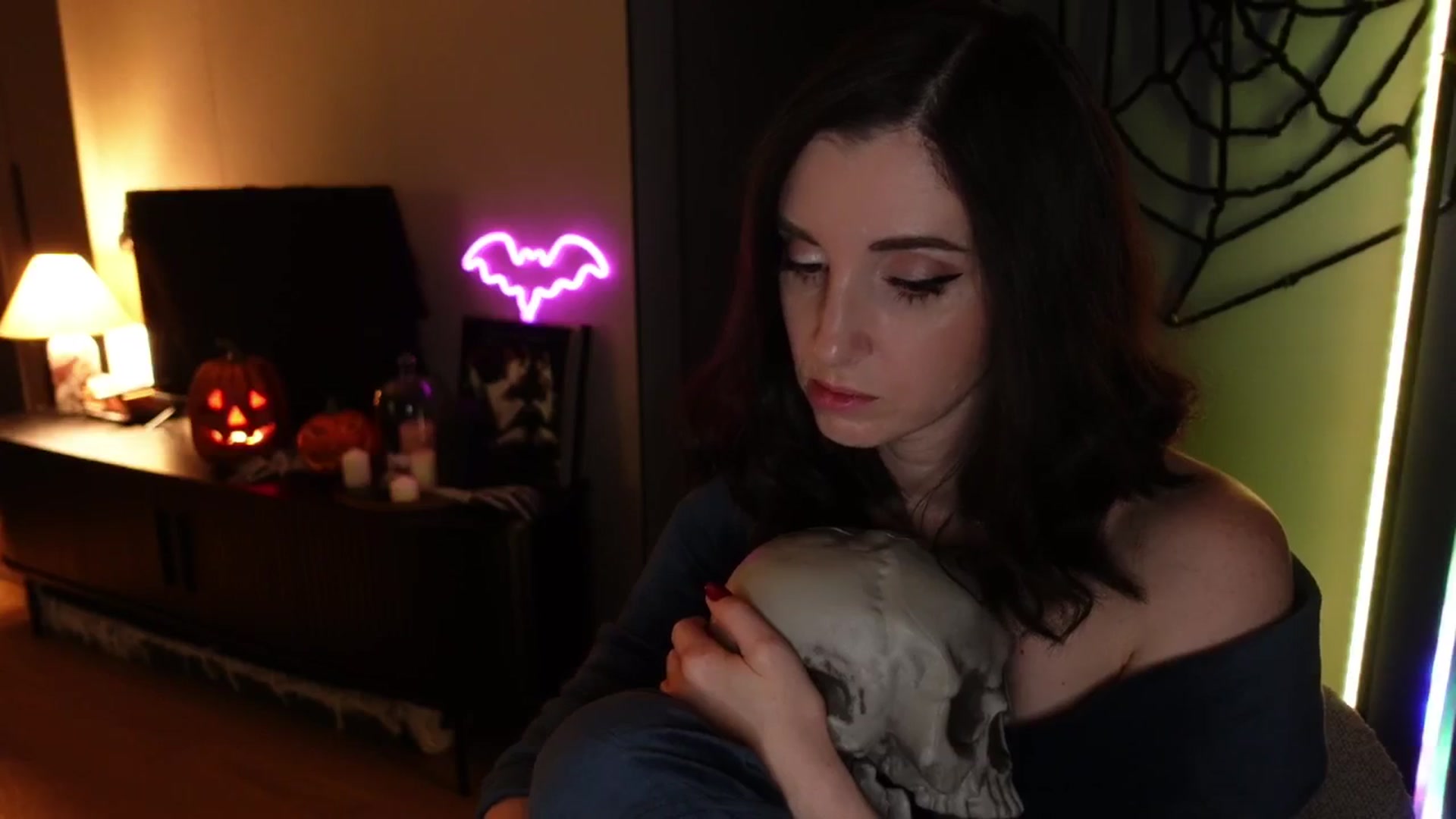 Gallery image thumbnail from Maddie's myfreecams stream on, 10/17/2024, 01:51 image 5 of 20