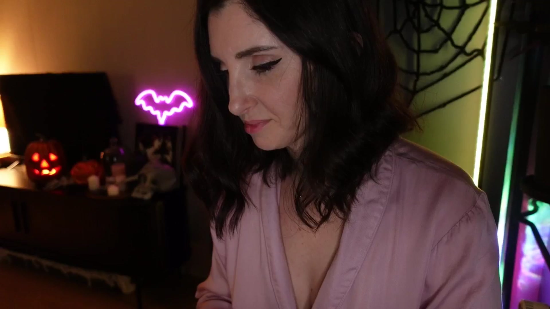 Gallery image thumbnail from Maddie's myfreecams stream on, 10/17/2024, 01:51 image 10 of 20