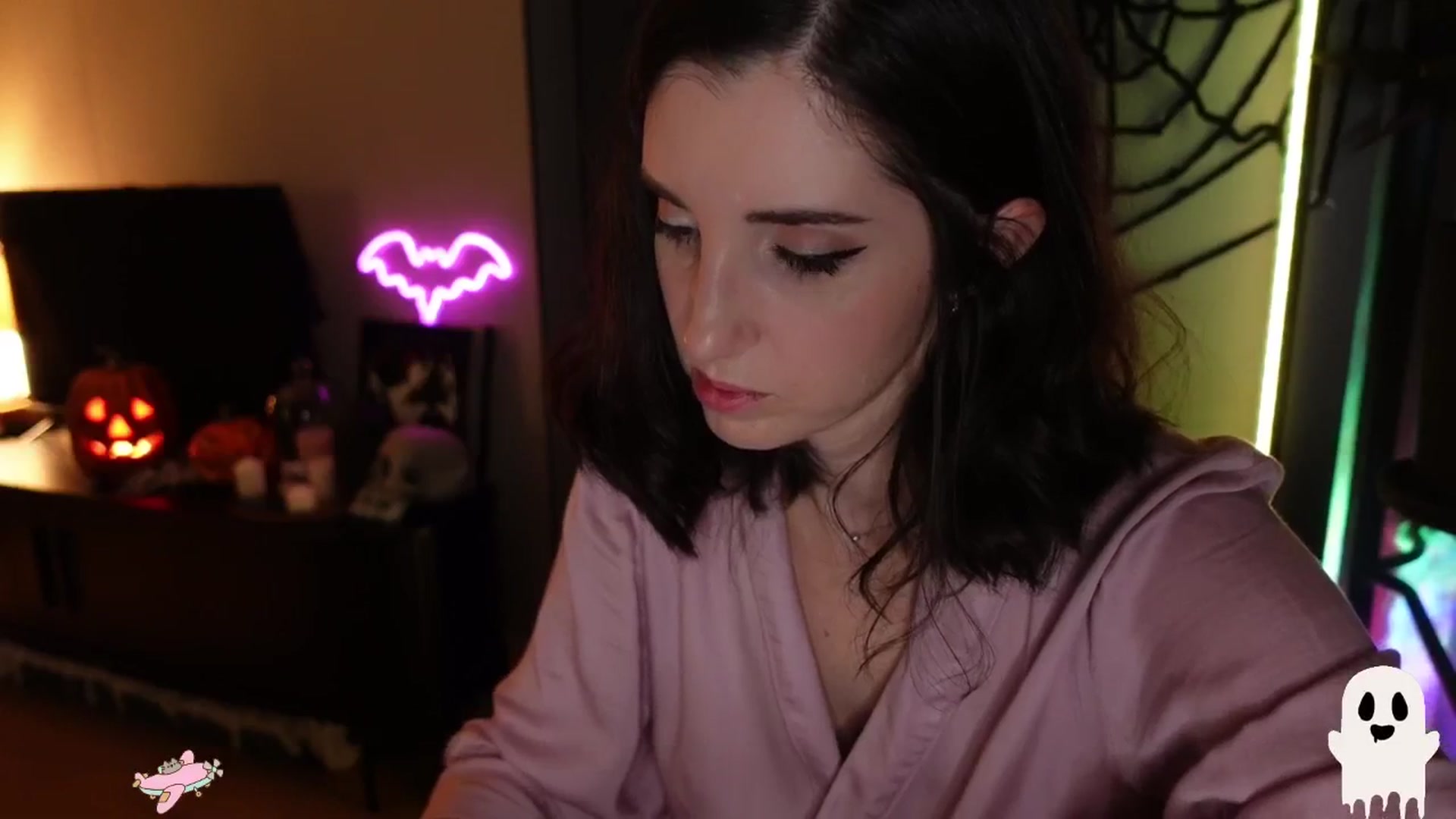 Gallery image thumbnail from Maddie's myfreecams stream on, 10/17/2024, 01:51 image 19 of 20