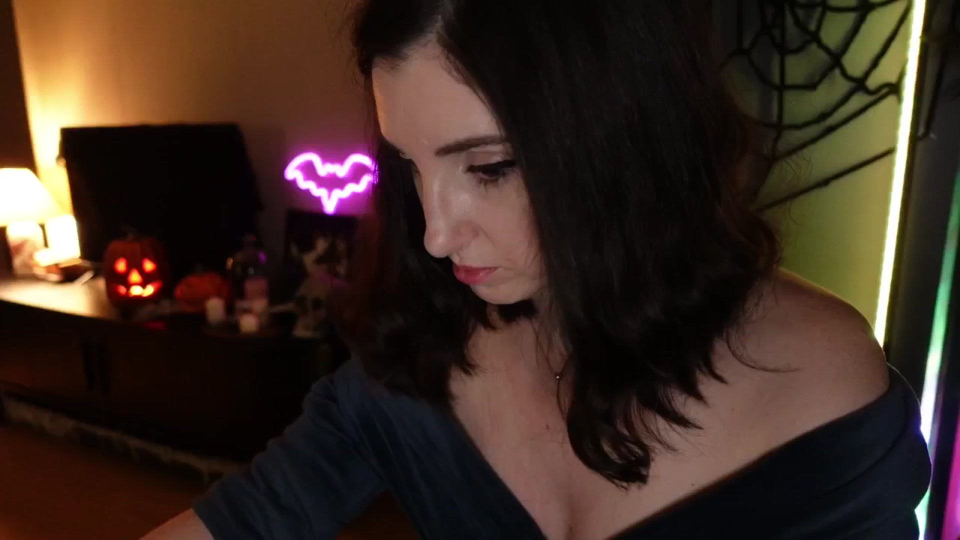 Gallery image thumbnail from Maddie's myfreecams stream on, 10/17/2024, 01:51 image 1 of 20