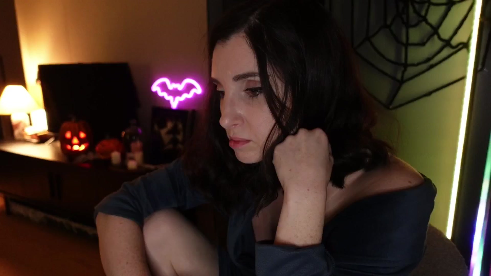 Gallery image thumbnail from Maddie's myfreecams stream on, 10/17/2024, 01:51 image 3 of 20