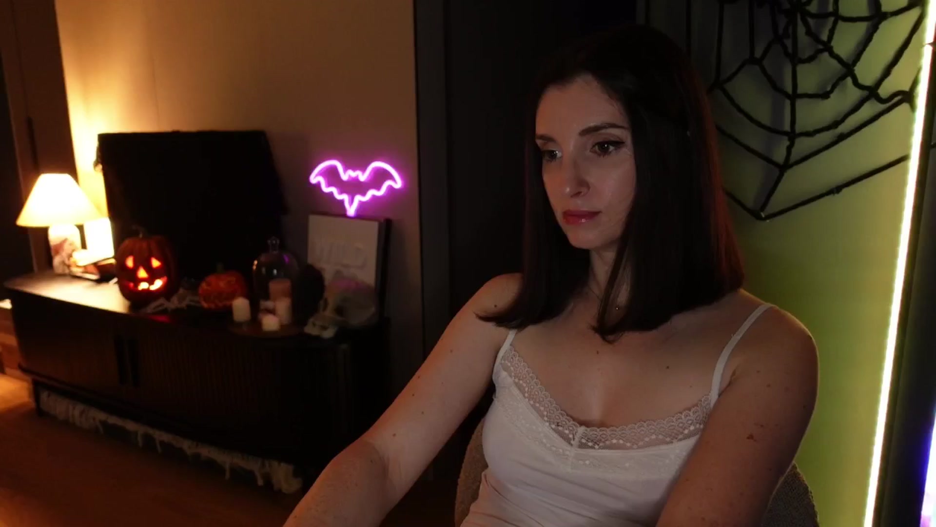 Gallery image thumbnail from Maddie's myfreecams stream on, 10/18/2024, 02:03 image 4 of 20