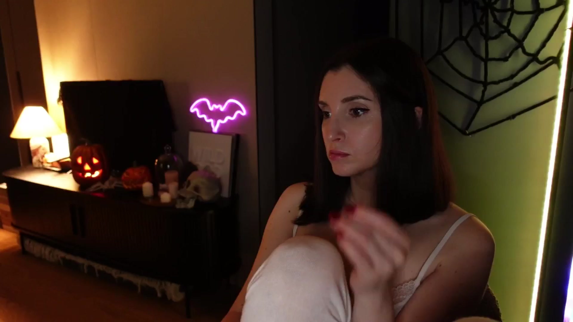Gallery image thumbnail from Maddie's myfreecams stream on, 10/18/2024, 02:03 image 17 of 20