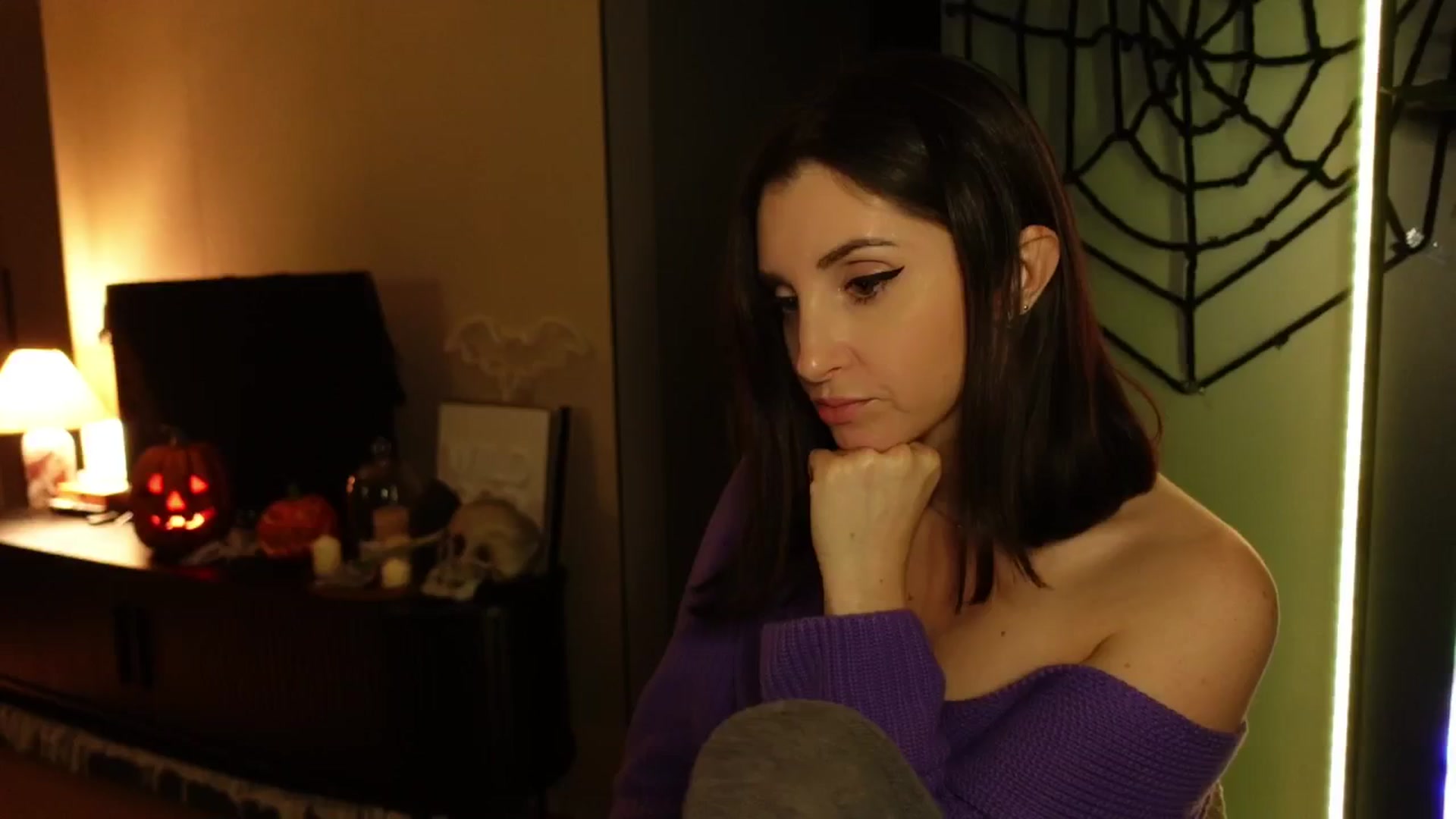 Gallery image thumbnail from Maddie's myfreecams stream on, 10/20/2024, 02:17 image 18 of 20