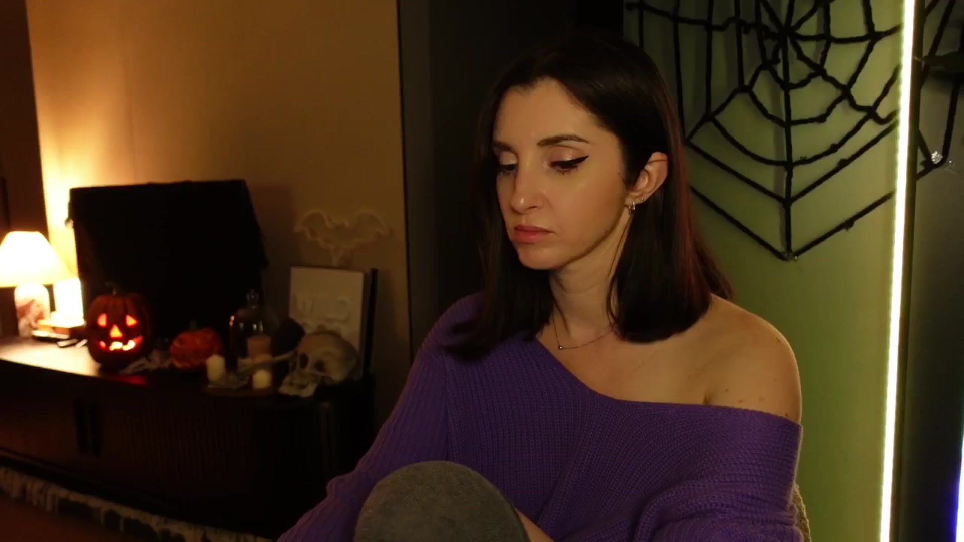 Gallery image thumbnail from Maddie's myfreecams stream on, 10/20/2024, 02:17 image 13 of 20