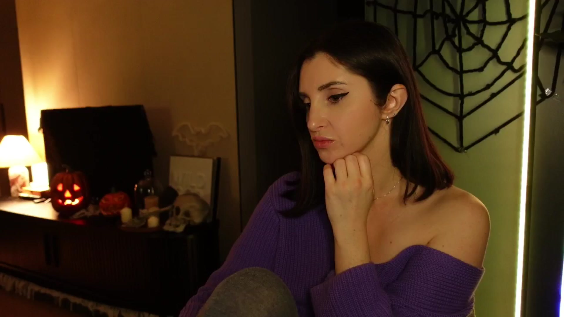 Gallery image thumbnail from Maddie's myfreecams stream on, 10/20/2024, 02:17 image 16 of 20