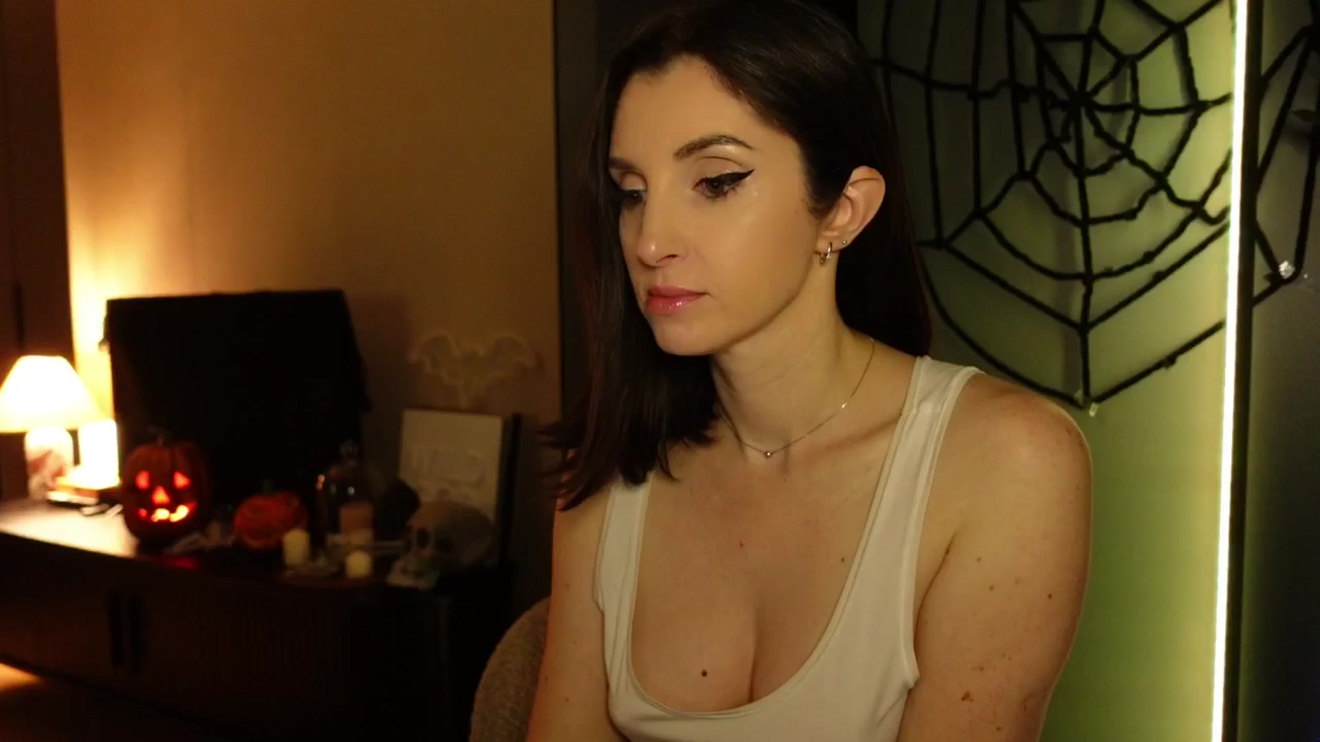 Gallery image thumbnail from Maddie's myfreecams stream on, 10/20/2024, 23:43 image 16 of 20
