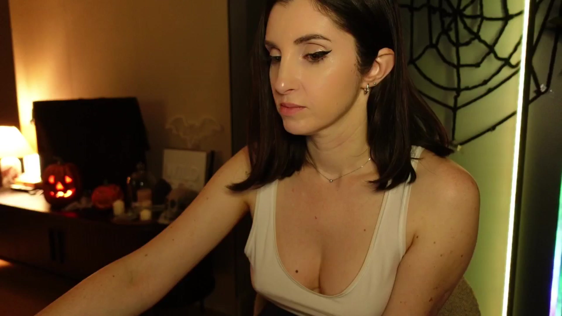 Gallery image thumbnail from Maddie's myfreecams stream on, 10/21/2024, 04:05 image 2 of 20