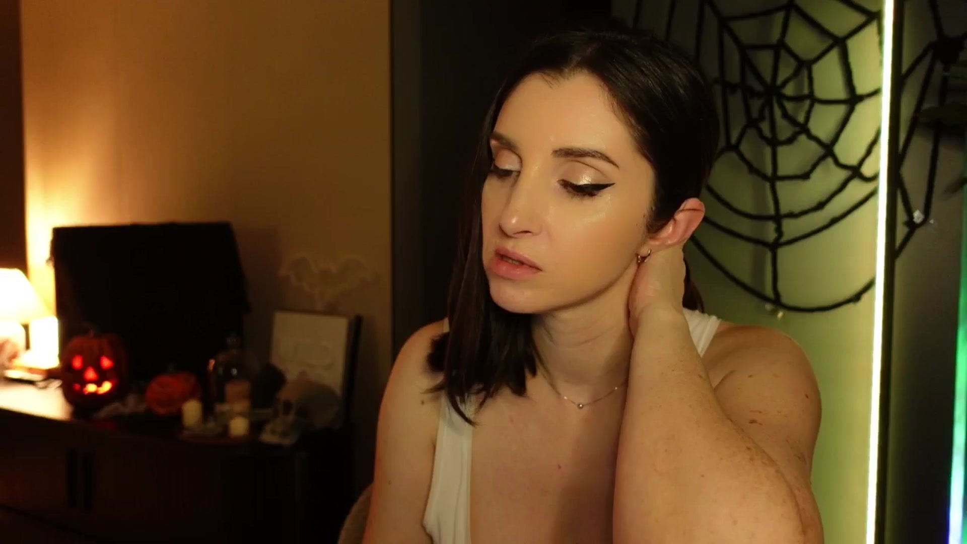 Gallery image thumbnail from Maddie's myfreecams stream on, 10/21/2024, 04:05 image 16 of 20