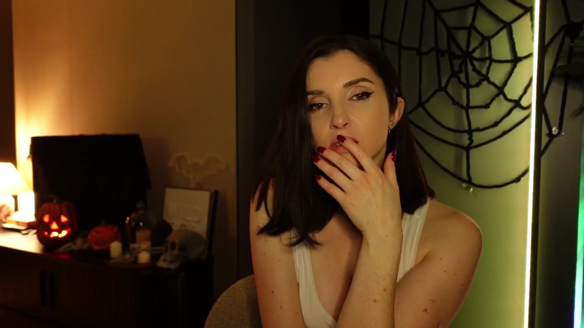 Gallery image thumbnail from Maddie's myfreecams stream on, 10/21/2024, 04:05 image 17 of 20