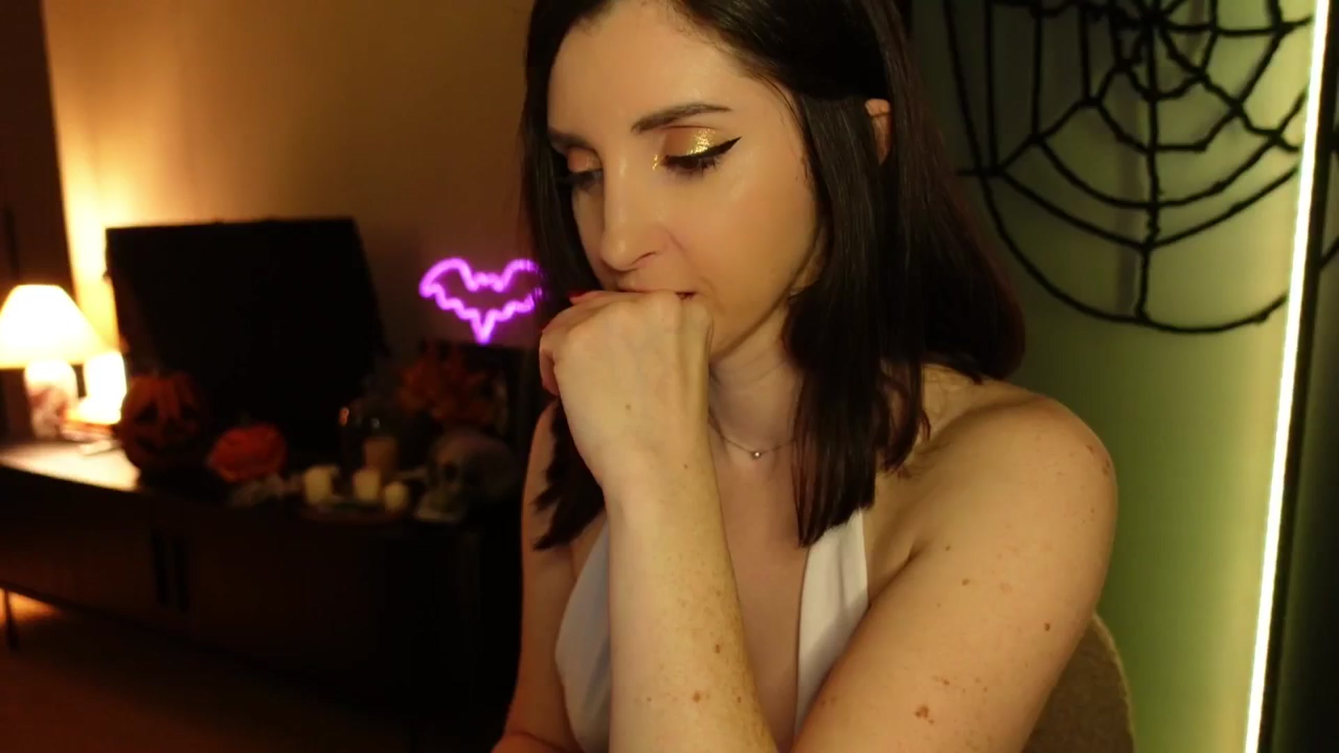 Gallery image thumbnail from Maddie's myfreecams stream on, 10/22/2024, 03:03 image 15 of 20