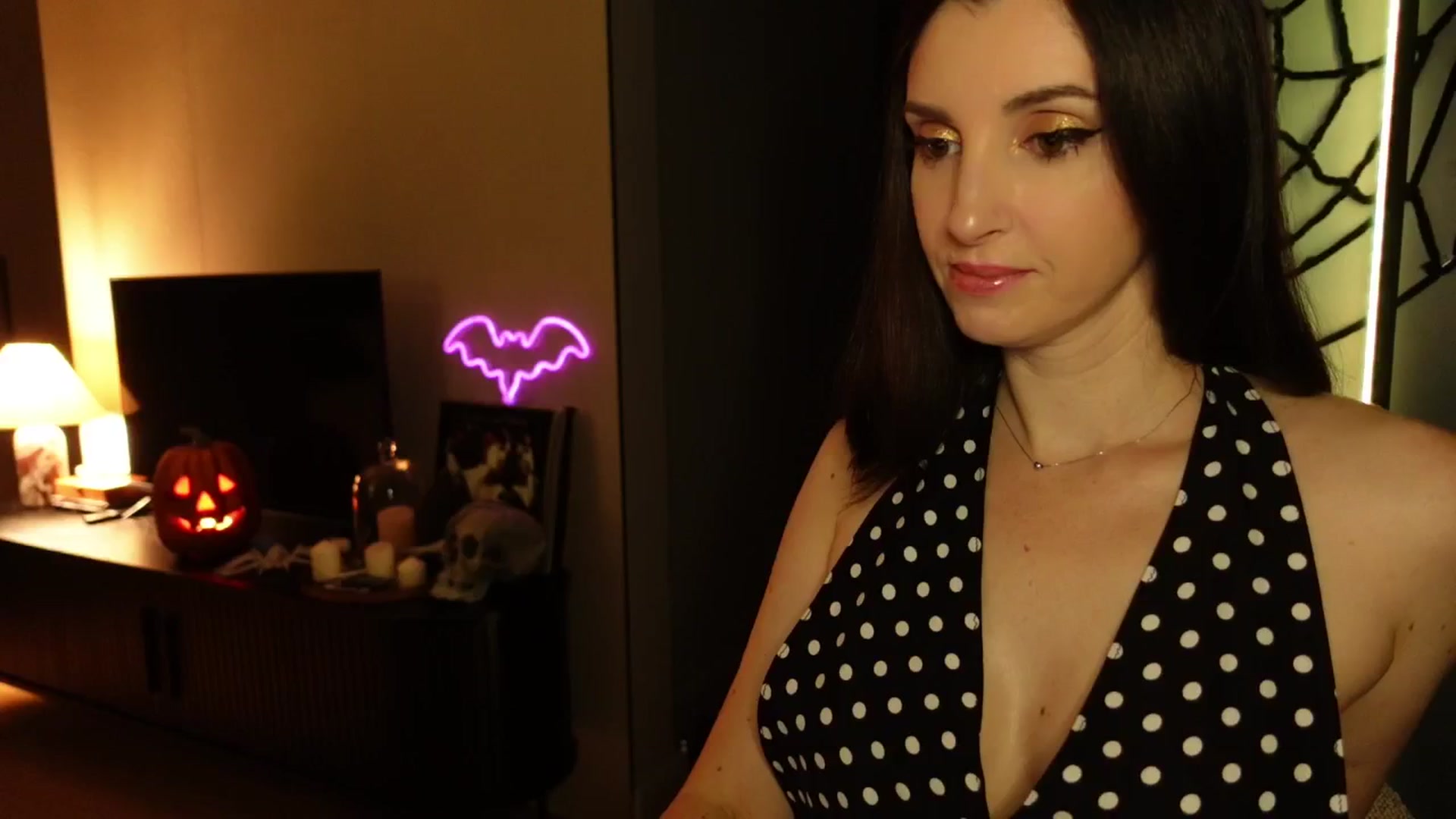 Gallery image thumbnail from Maddie's myfreecams stream on, 10/23/2024, 24:01 image 1 of 20