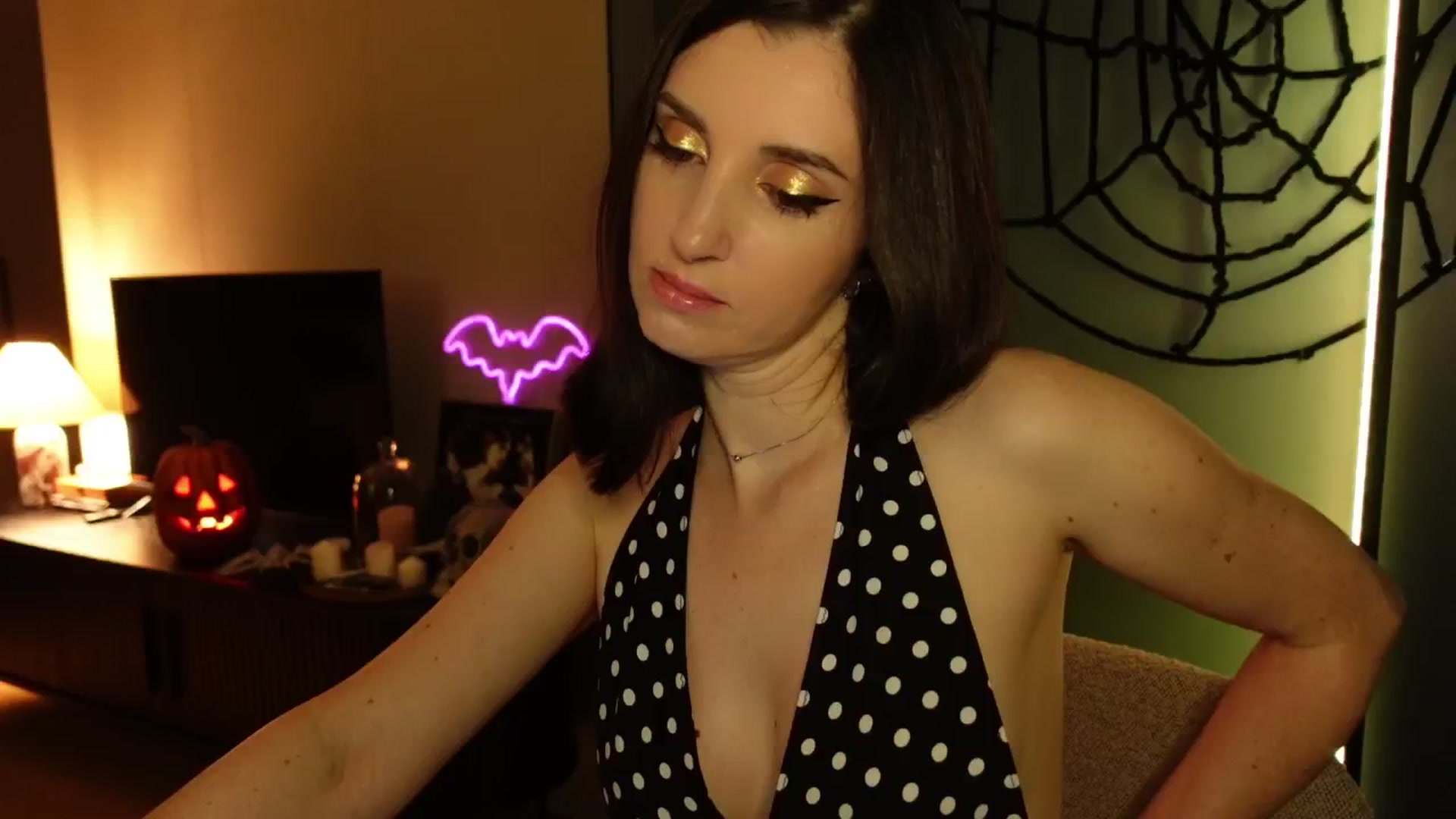 Gallery image thumbnail from Maddie's myfreecams stream on, 10/23/2024, 24:01 image 11 of 20