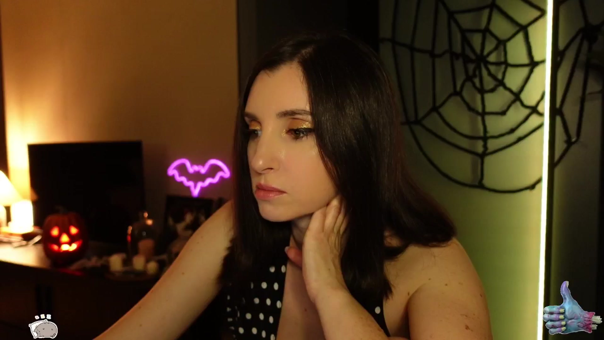 Gallery image thumbnail from Maddie's myfreecams stream on, 10/23/2024, 24:01 image 17 of 20