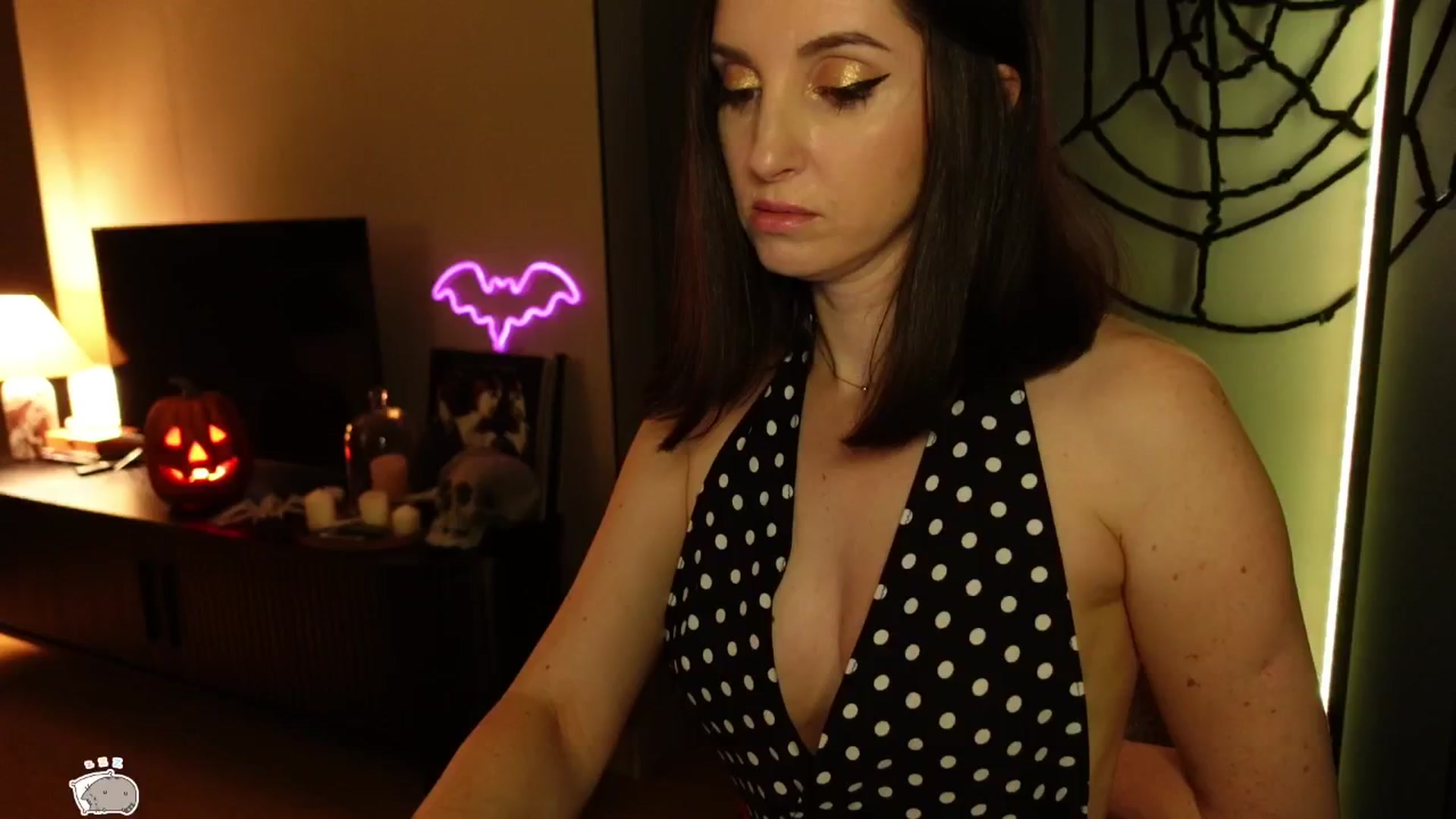 Gallery image thumbnail from Maddie's myfreecams stream on, 10/23/2024, 02:02 image 5 of 20