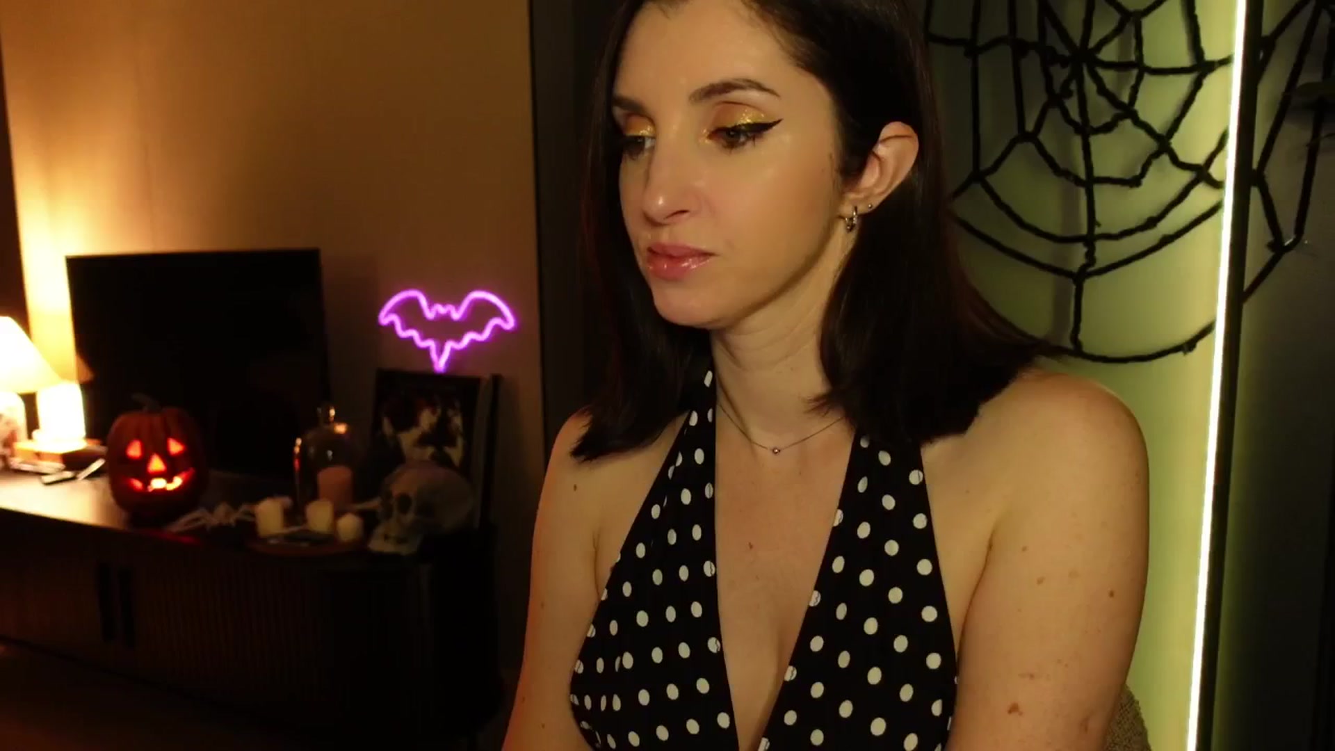Gallery image thumbnail from Maddie's myfreecams stream on, 10/23/2024, 03:31 image 6 of 20