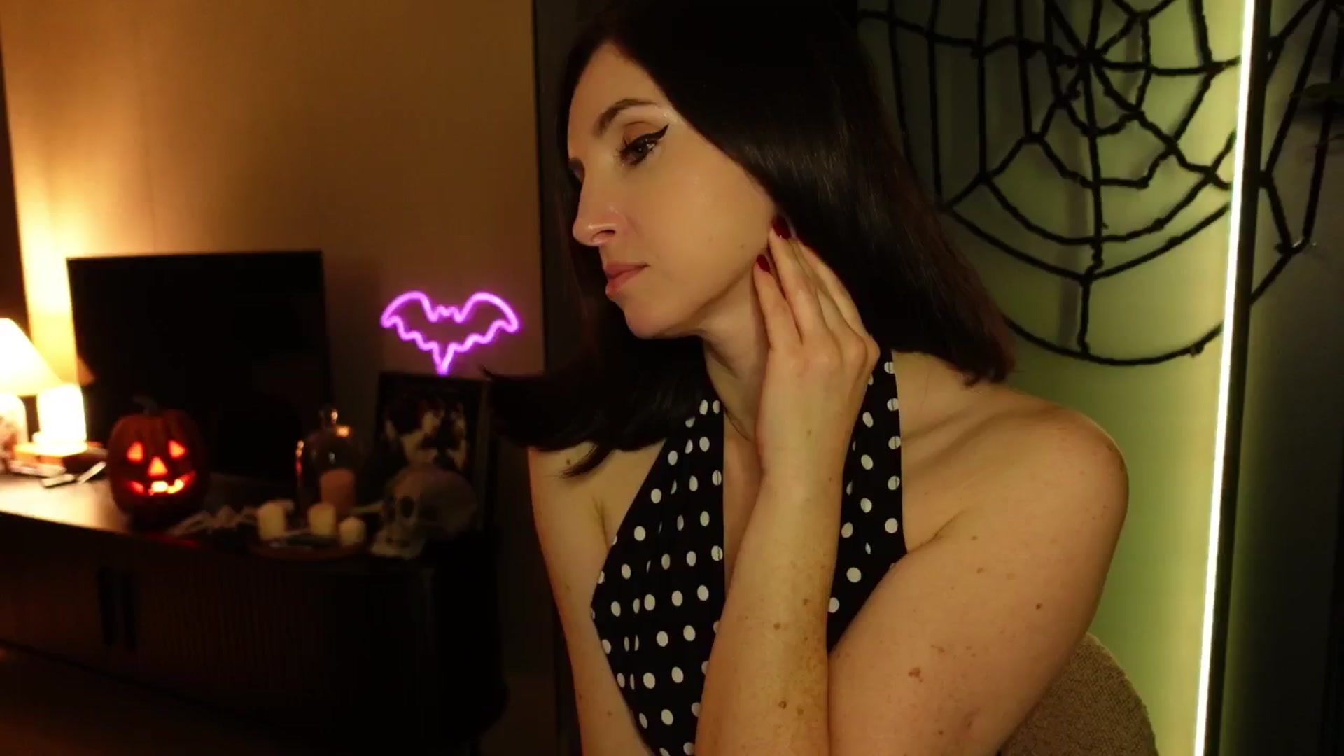 Gallery image thumbnail from Maddie's myfreecams stream on, 10/23/2024, 03:31 image 11 of 20