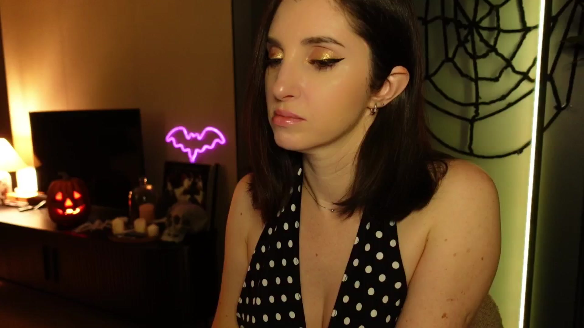 Gallery image thumbnail from Maddie's myfreecams stream on, 10/23/2024, 03:31 image 8 of 20