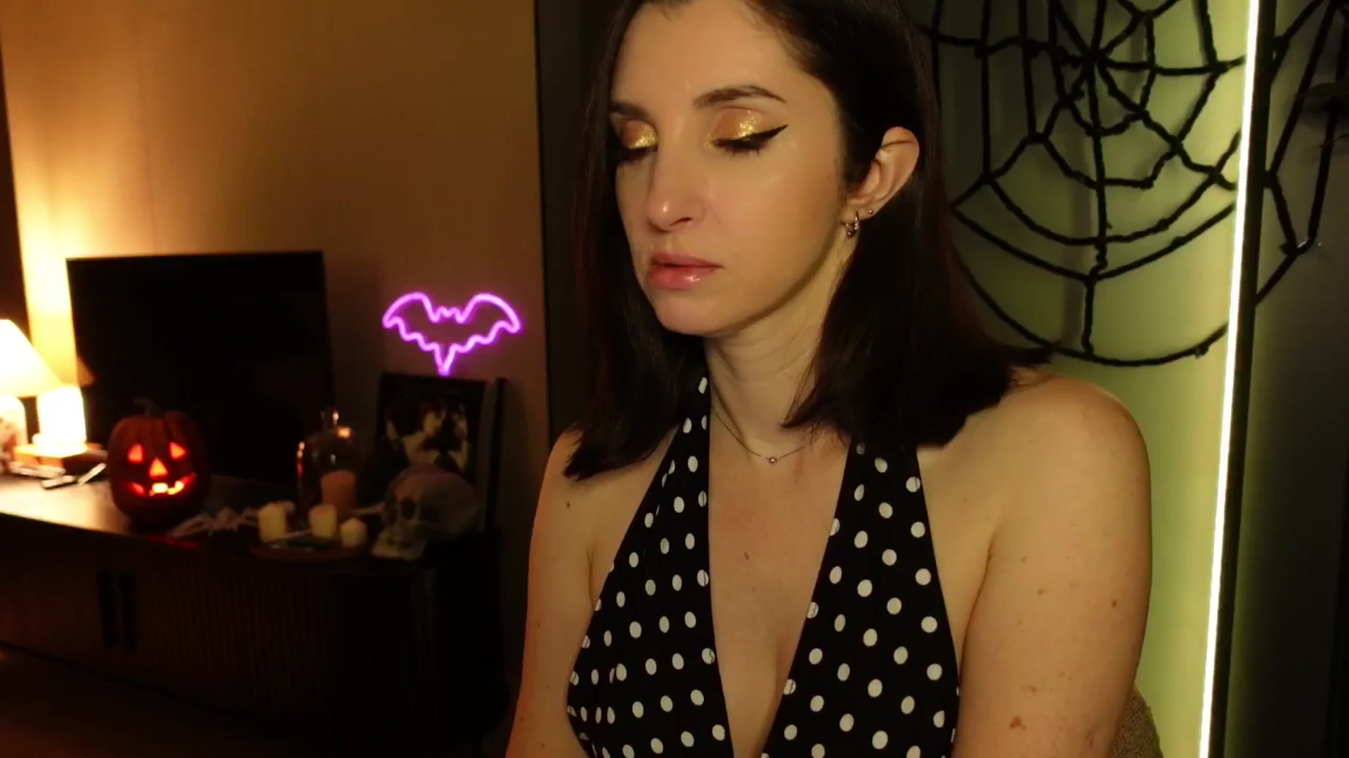 Gallery image thumbnail from Maddie's myfreecams stream on, 10/23/2024, 03:31 image 7 of 20