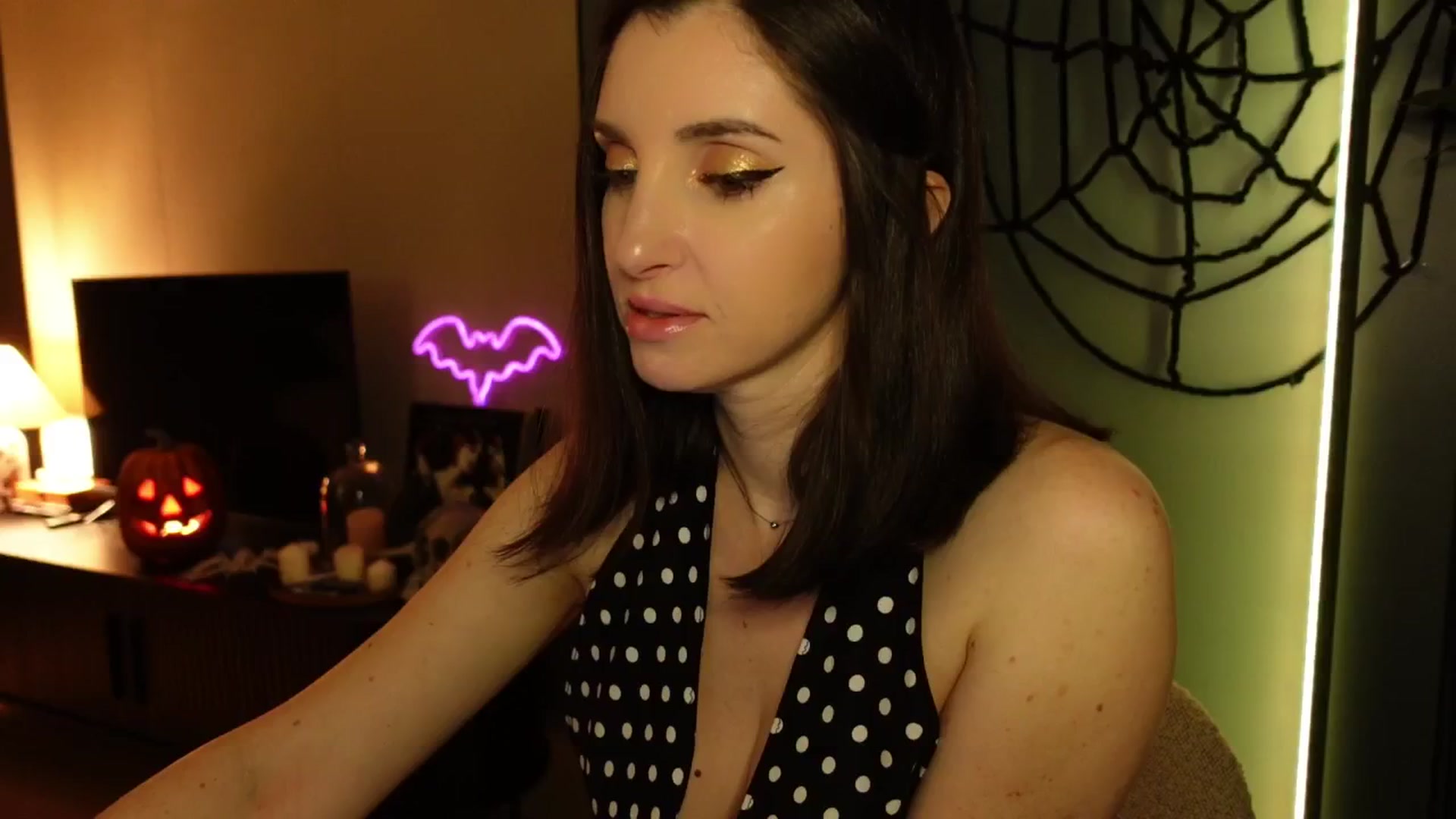 Gallery image thumbnail from Maddie's myfreecams stream on, 10/23/2024, 03:31 image 3 of 20