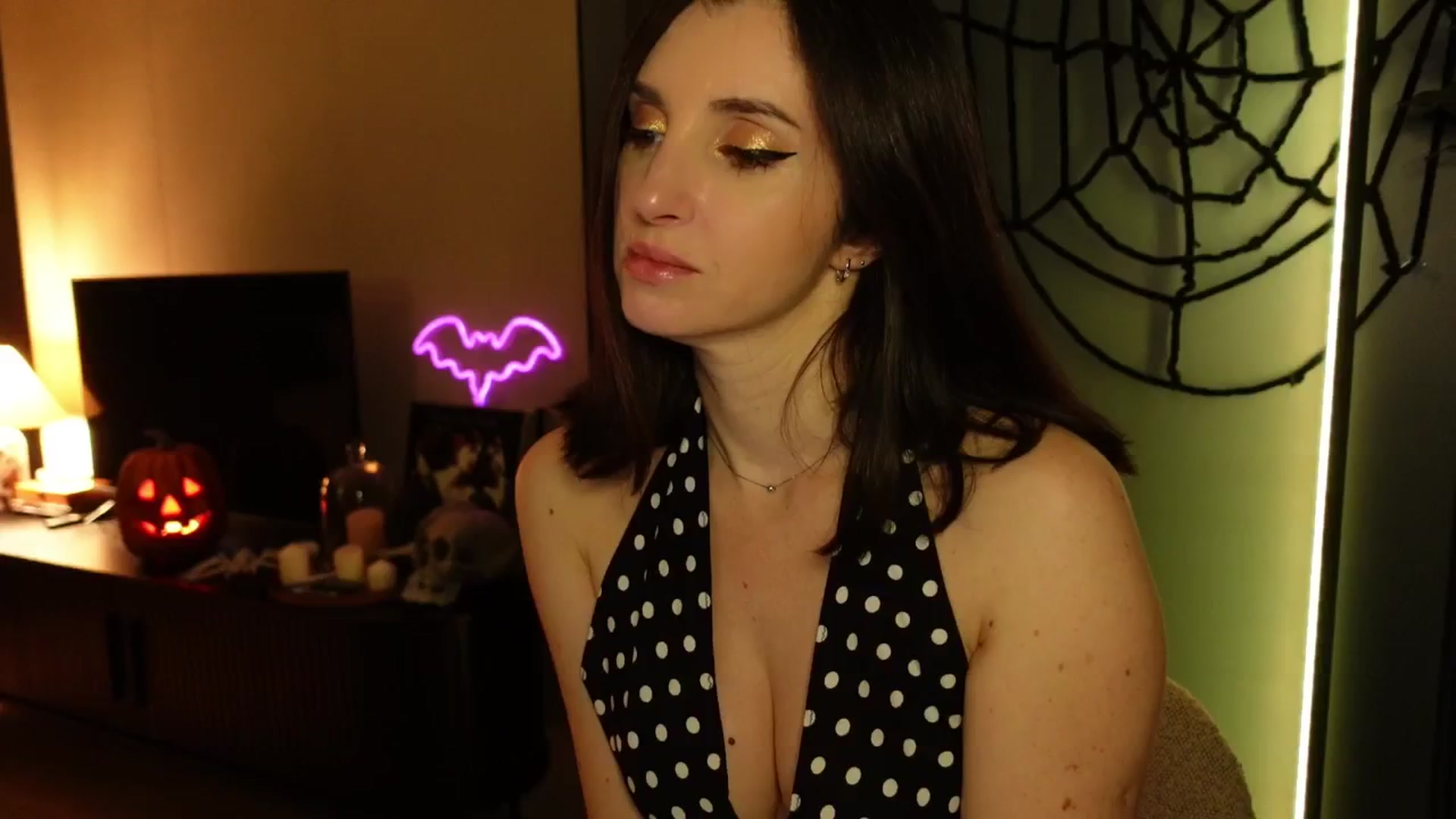 Gallery image thumbnail from Maddie's myfreecams stream on, 10/23/2024, 03:31 image 13 of 20