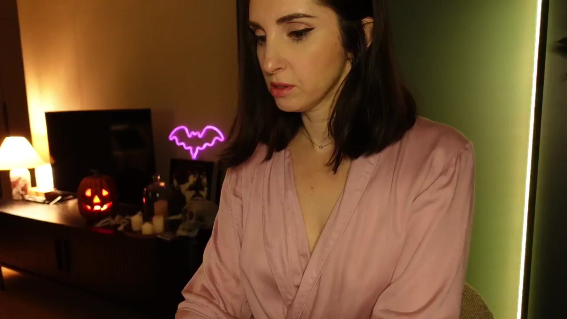 Gallery image thumbnail from Maddie's myfreecams stream on, 10/25/2024, 24:56 image 17 of 20