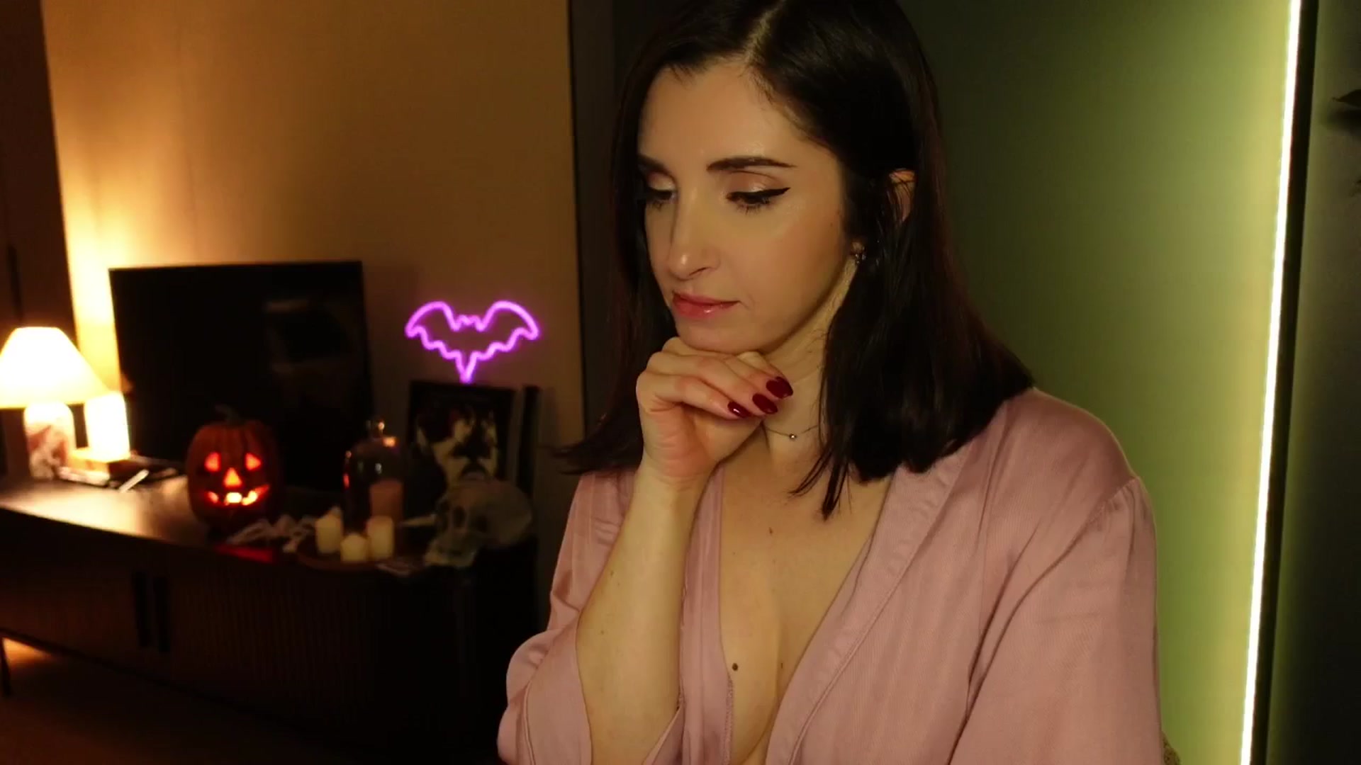 Gallery image thumbnail from Maddie's myfreecams stream on, 10/25/2024, 24:56 image 14 of 20