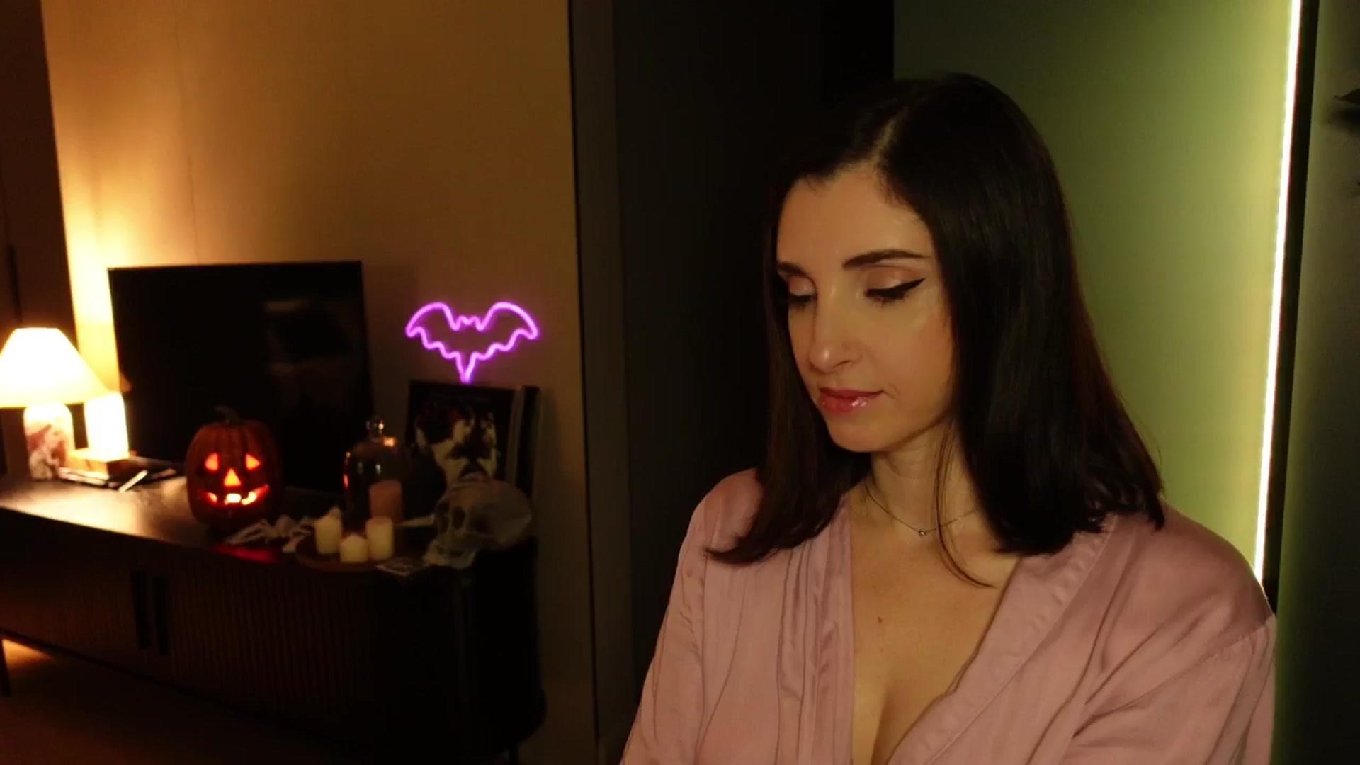 Gallery image thumbnail from Maddie's myfreecams stream on, 10/25/2024, 24:56 image 8 of 20