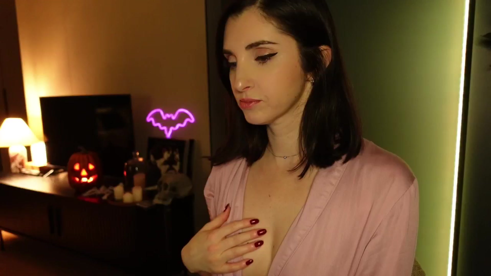 Gallery image thumbnail from Maddie's myfreecams stream on, 10/25/2024, 24:56 image 13 of 20