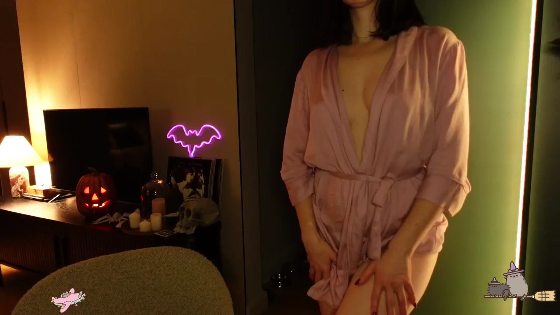 Gallery image thumbnail from Maddie's myfreecams stream on, 10/25/2024, 01:24 image 16 of 20