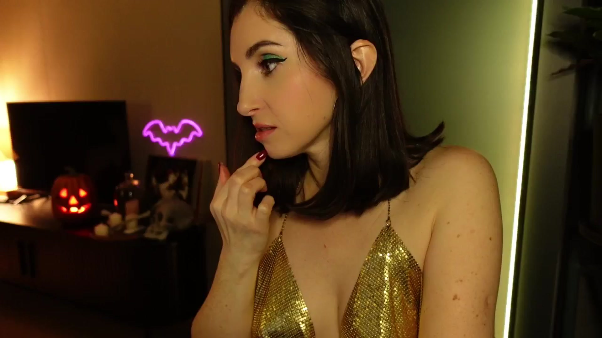 Gallery image thumbnail from Maddie's myfreecams stream on, 10/26/2024, 23:07 image 7 of 20
