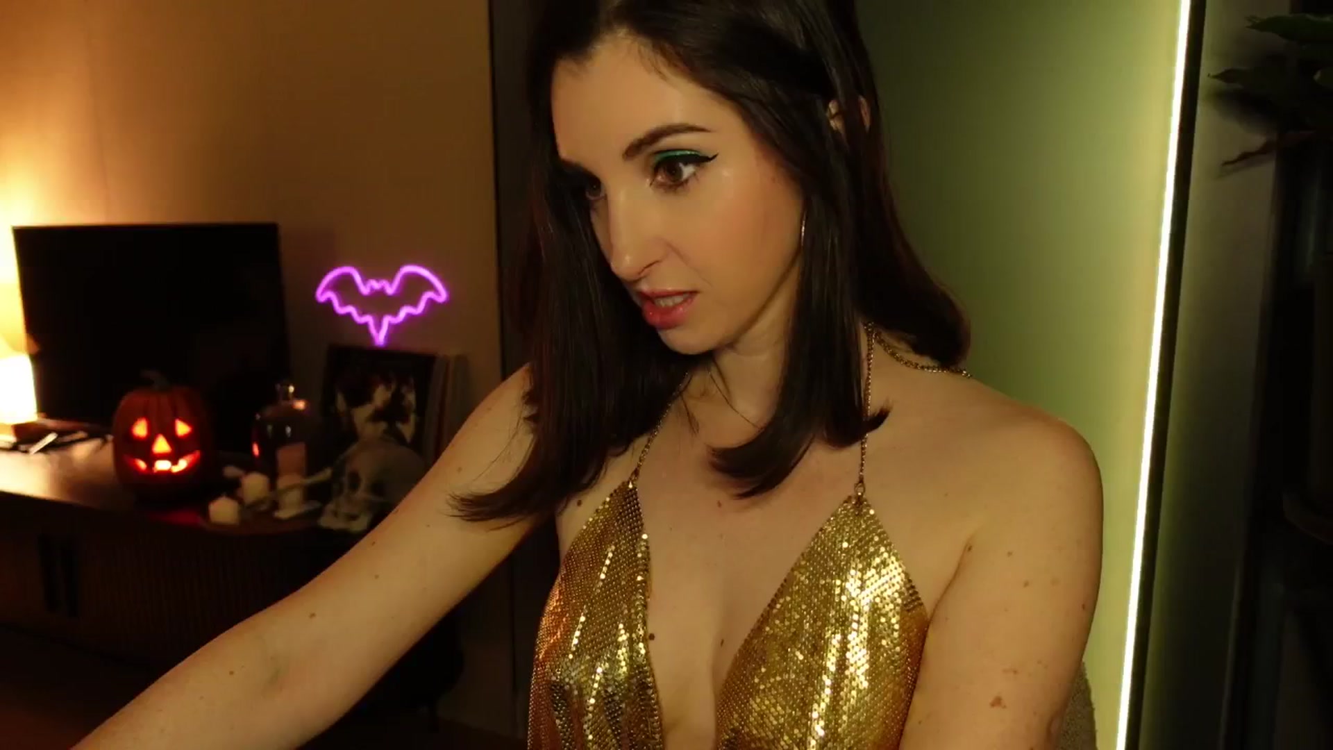 Gallery image thumbnail from Maddie's myfreecams stream on, 10/26/2024, 23:07 image 9 of 20