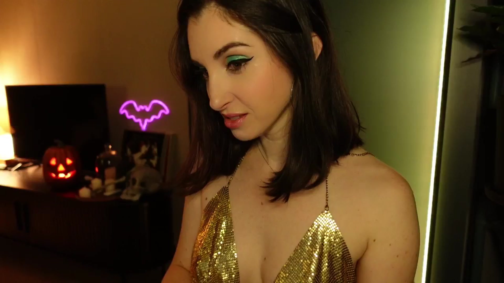 Gallery image thumbnail from Maddie's myfreecams stream on, 10/26/2024, 23:07 image 5 of 20