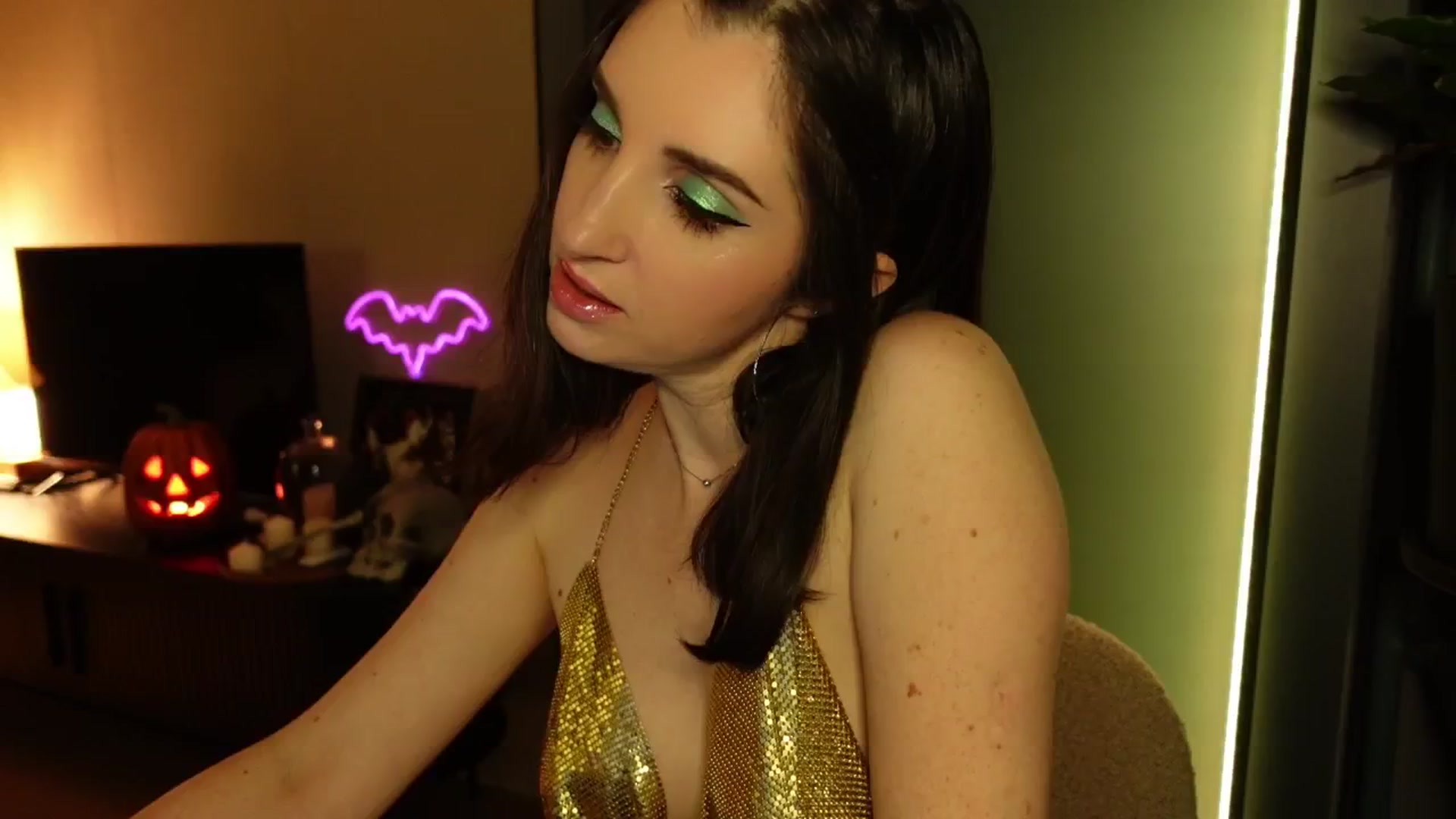 Gallery image thumbnail from Maddie's myfreecams stream on, 10/26/2024, 23:07 image 8 of 20
