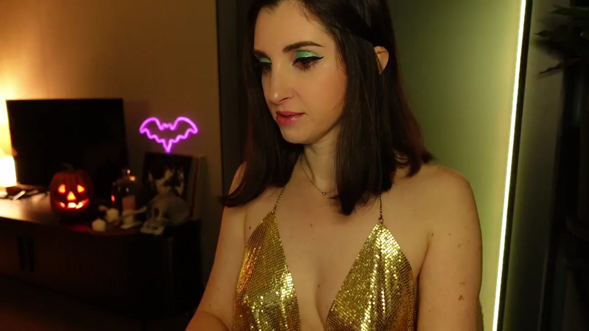 Gallery image thumbnail from Maddie's myfreecams stream on, 10/26/2024, 23:07 image 1 of 20