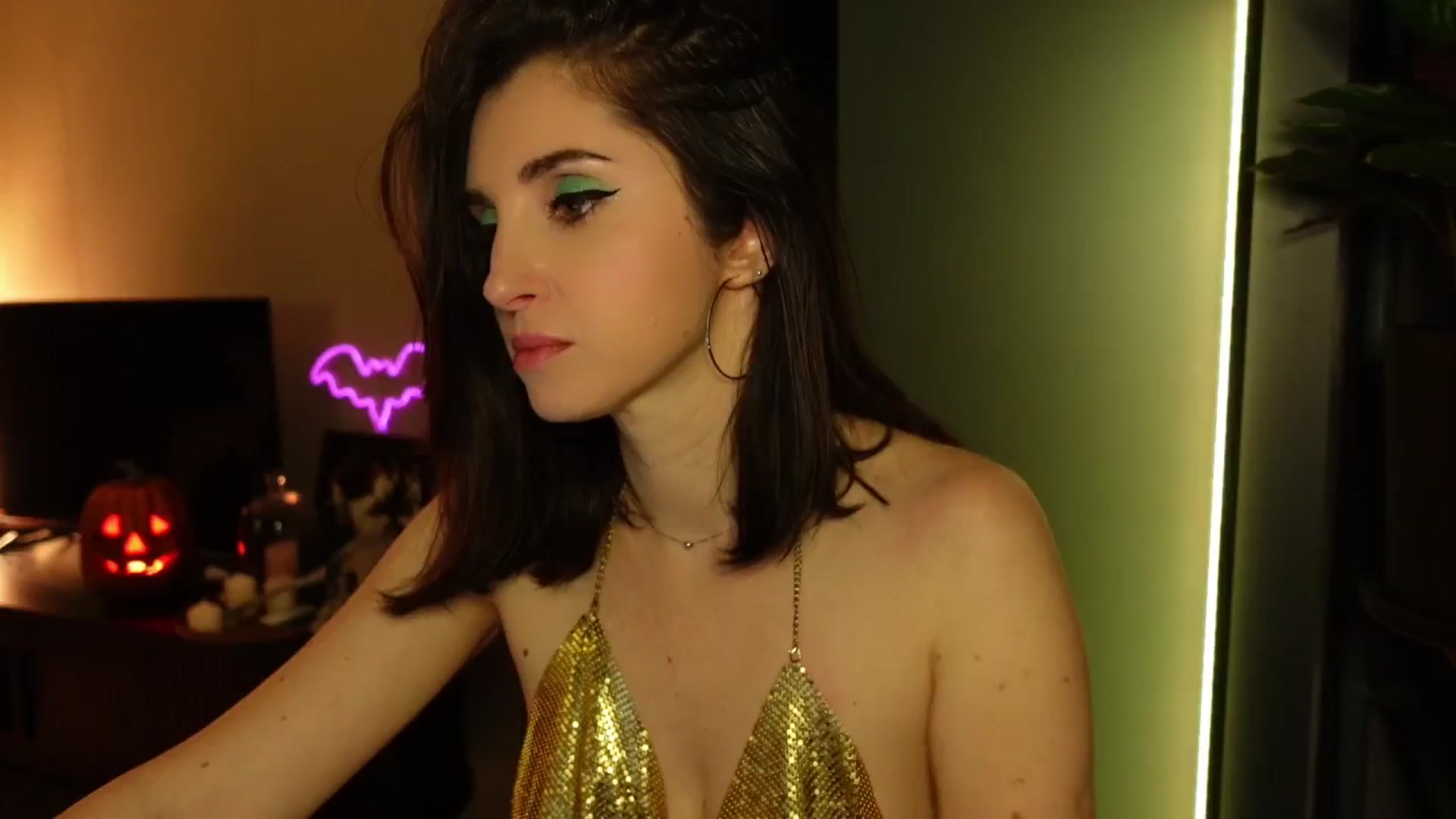 Gallery image thumbnail from Maddie's myfreecams stream on, 10/27/2024, 01:17 image 10 of 20