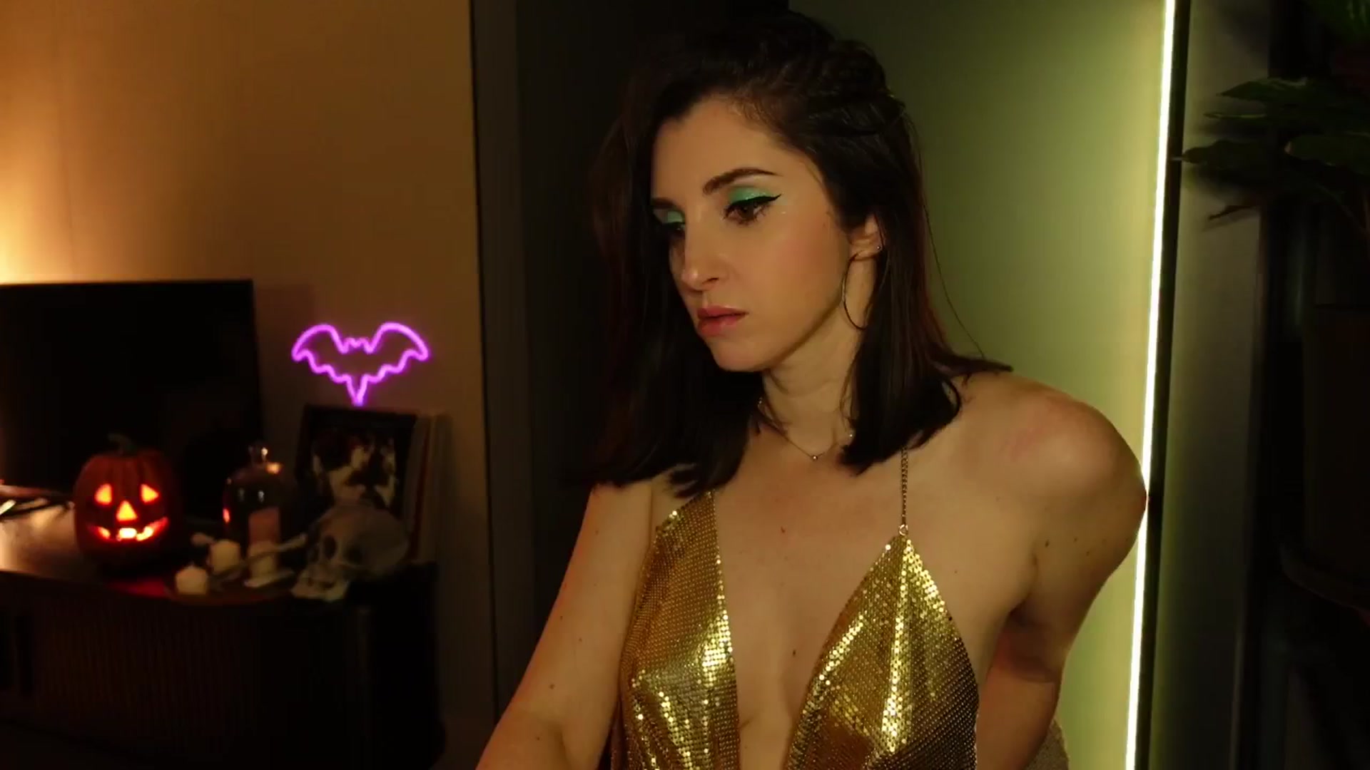 Gallery image thumbnail from Maddie's myfreecams stream on, 10/27/2024, 01:17 image 11 of 20