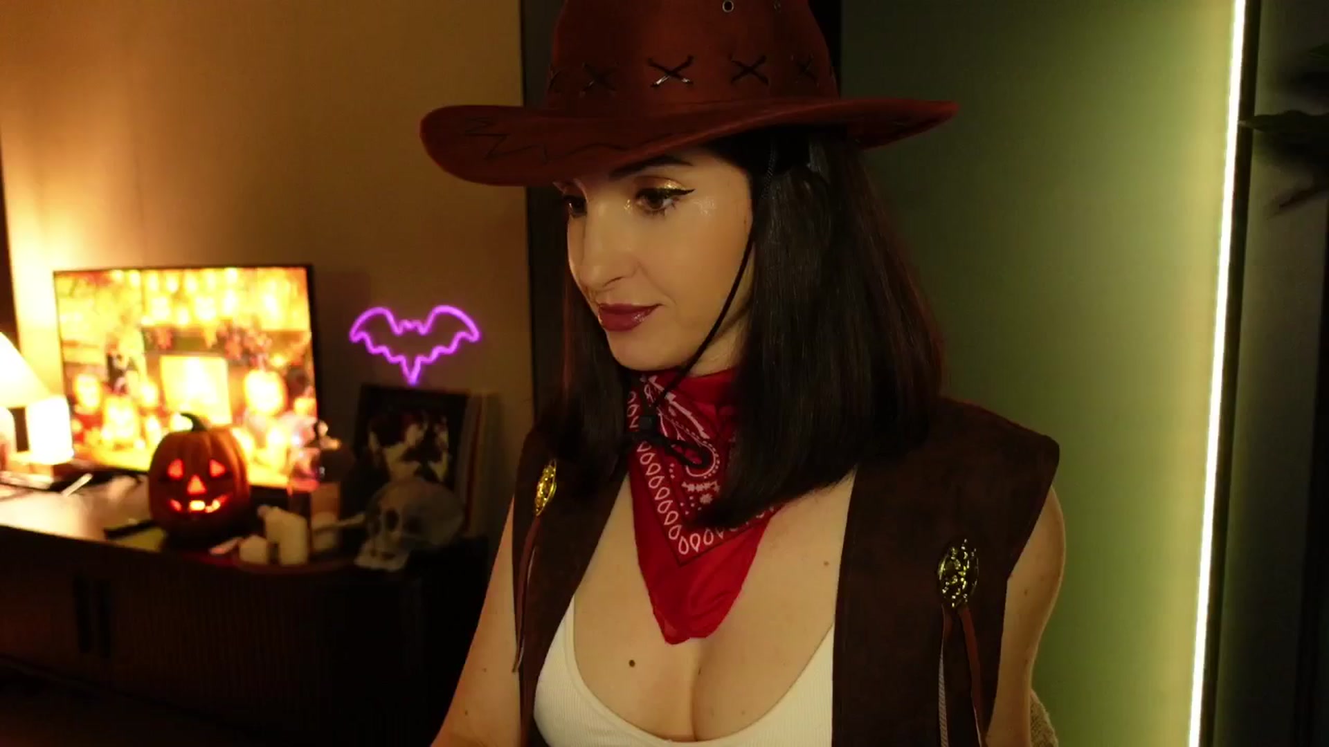 Gallery image thumbnail from Maddie's myfreecams stream on, 10/27/2024, 22:50 image 6 of 20