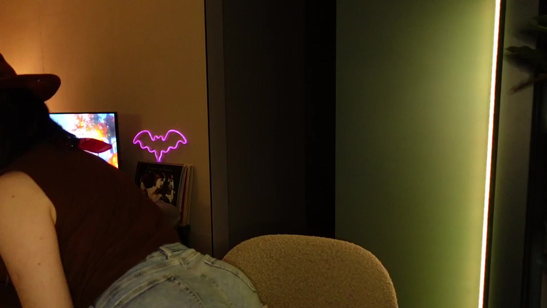 Gallery image thumbnail from Maddie's myfreecams stream on, 10/28/2024, 02:16 image 5 of 20