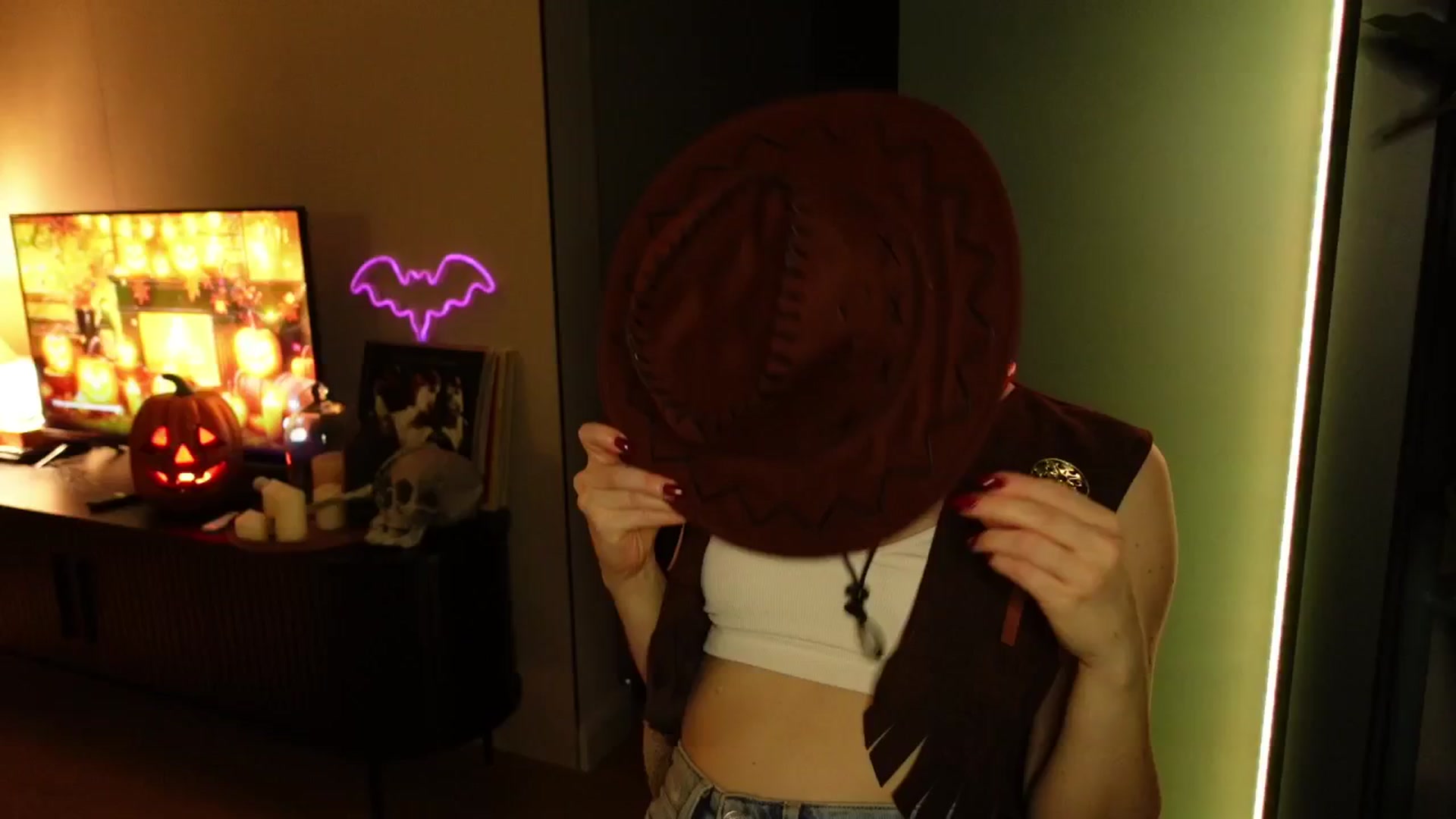 Gallery image thumbnail from Maddie's myfreecams stream on, 10/28/2024, 02:40 image 10 of 20