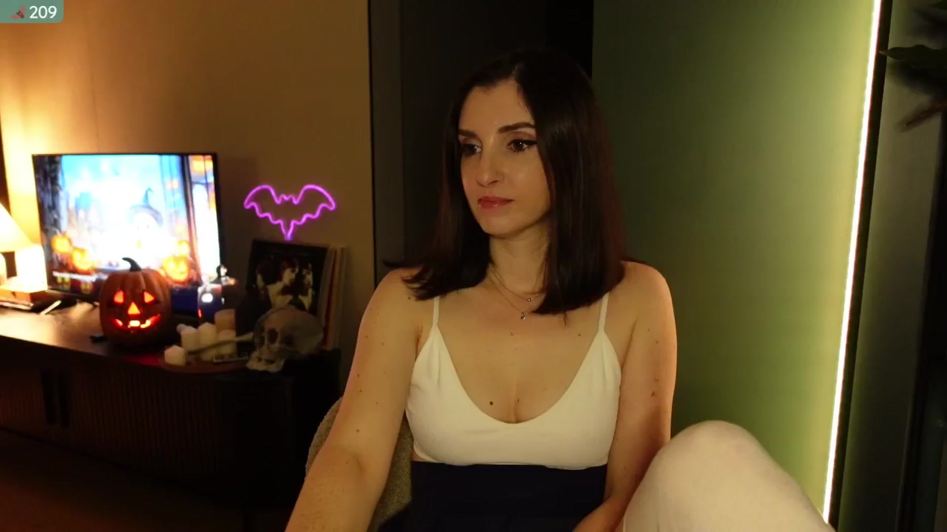 Gallery image thumbnail from Maddie's myfreecams stream on, 10/28/2024, 23:22 image 16 of 20