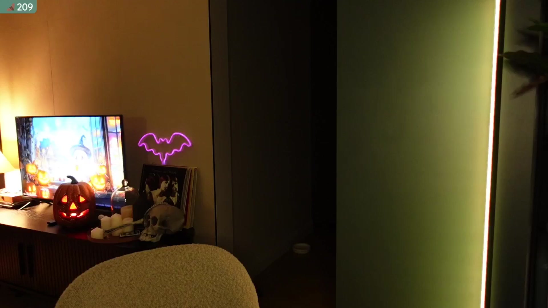Gallery image thumbnail from Maddie's myfreecams stream on, 10/28/2024, 23:22 image 3 of 20