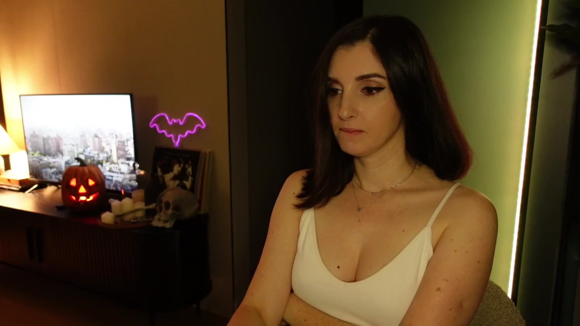 Gallery image thumbnail from Maddie's myfreecams stream on, 10/29/2024, 02:38 image 1 of 20
