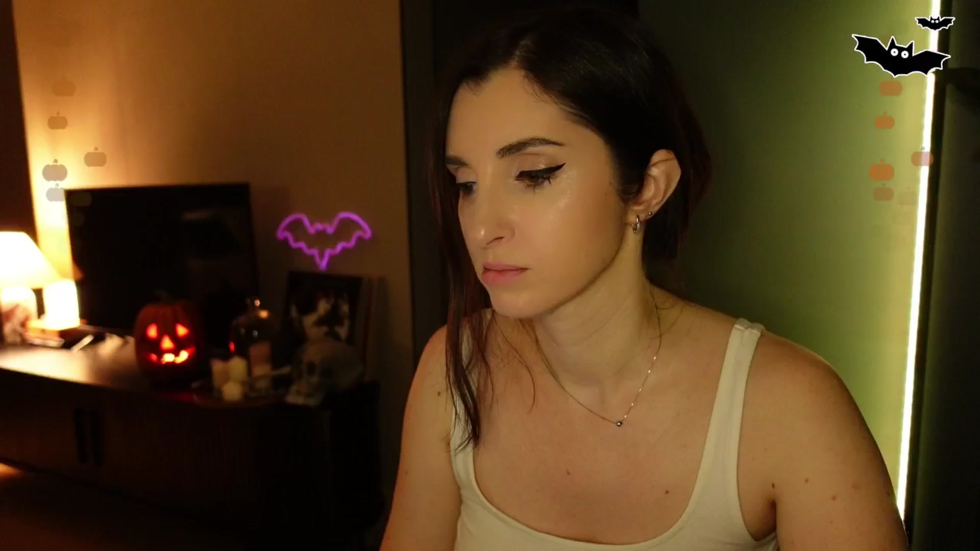 Gallery image thumbnail from Maddie's myfreecams stream on, 10/30/2024, 01:11 image 10 of 20