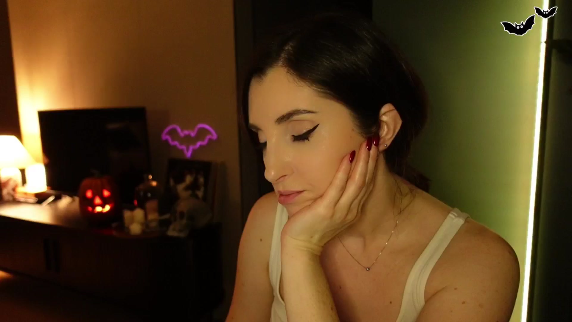 Gallery image thumbnail from Maddie's myfreecams stream on, 10/30/2024, 01:11 image 11 of 20