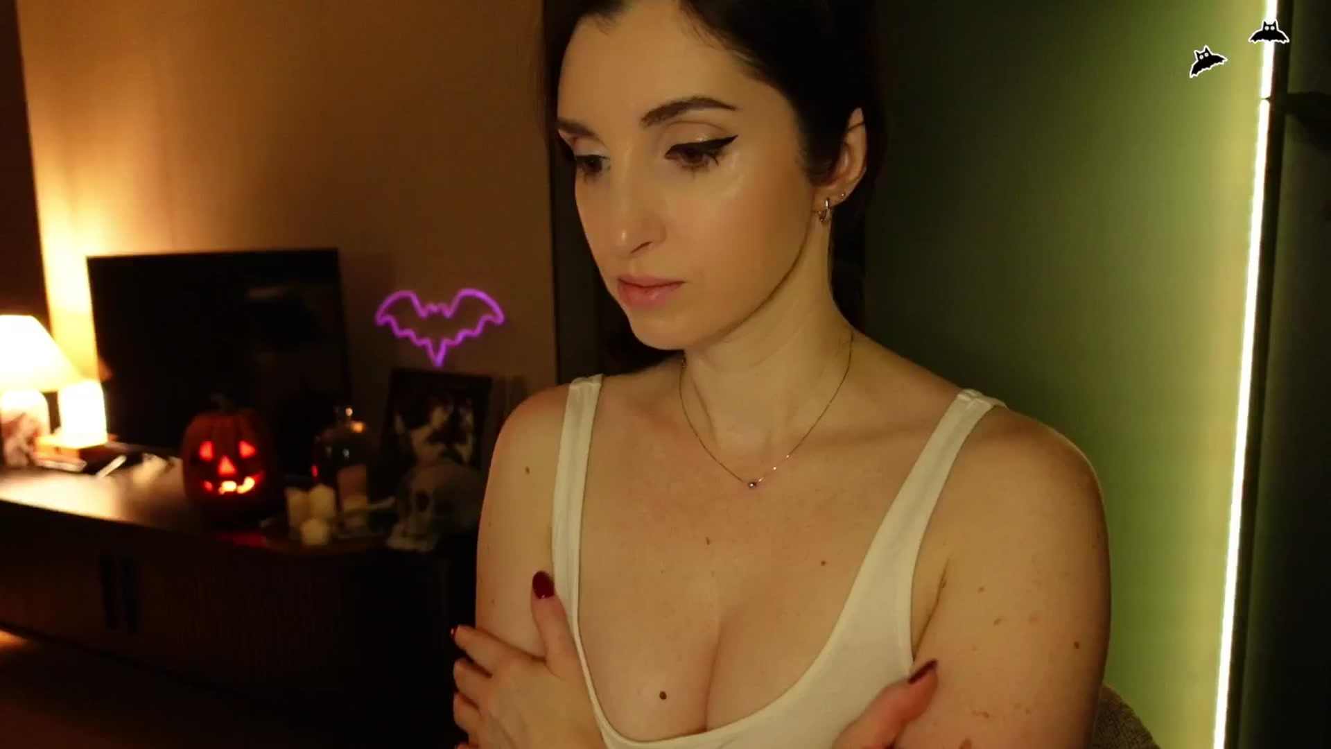 Gallery image thumbnail from Maddie's myfreecams stream on, 10/30/2024, 01:11 image 13 of 20