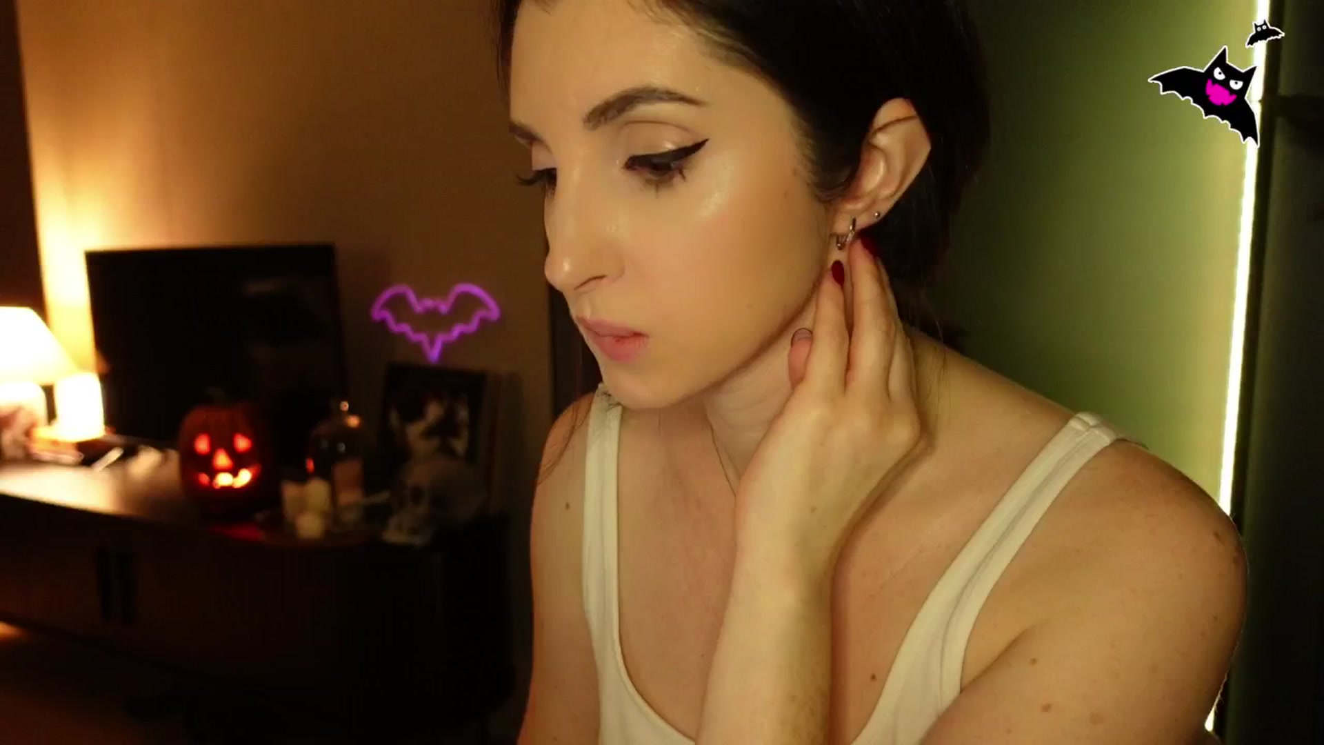 Gallery image thumbnail from Maddie's myfreecams stream on, 10/30/2024, 01:11 image 5 of 20