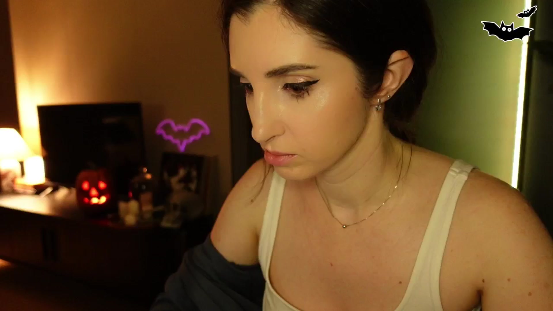 Gallery image thumbnail from Maddie's myfreecams stream on, 10/30/2024, 01:11 image 2 of 20