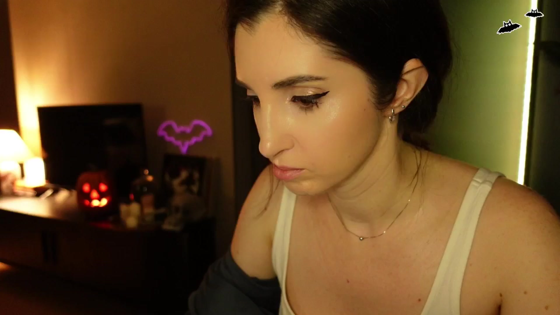 Gallery image thumbnail from Maddie's myfreecams stream on, 10/30/2024, 01:11 image 4 of 20